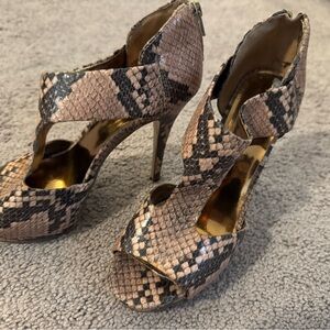 Nine West Elegant Snakeskin High Heels